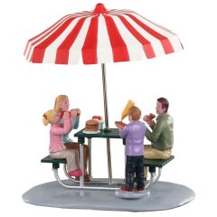 Lemax - Lunch At The Park